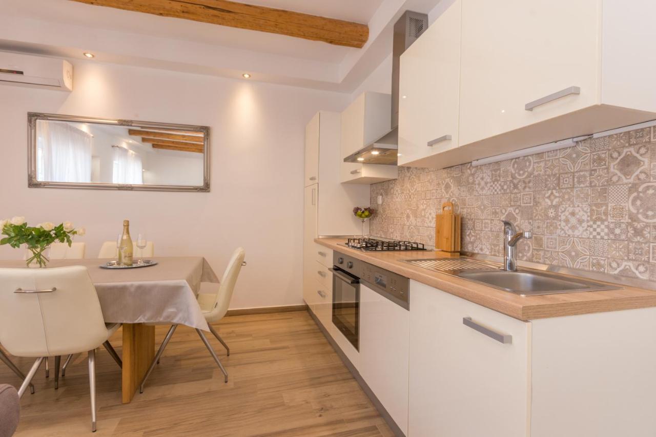 Apartmani Bonaca - 10M To The Sea Grebaštica Extérieur photo