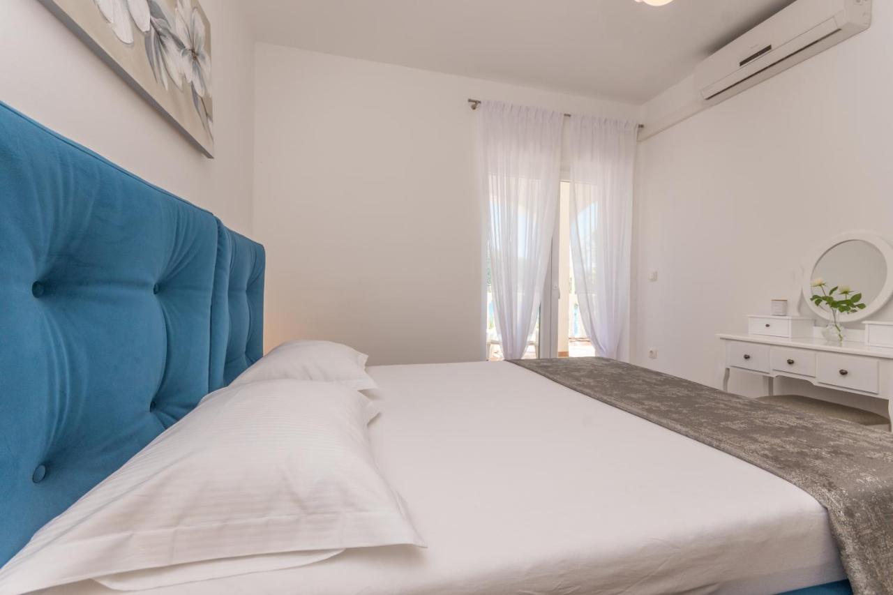 Apartmani Bonaca - 10M To The Sea Grebaštica Extérieur photo