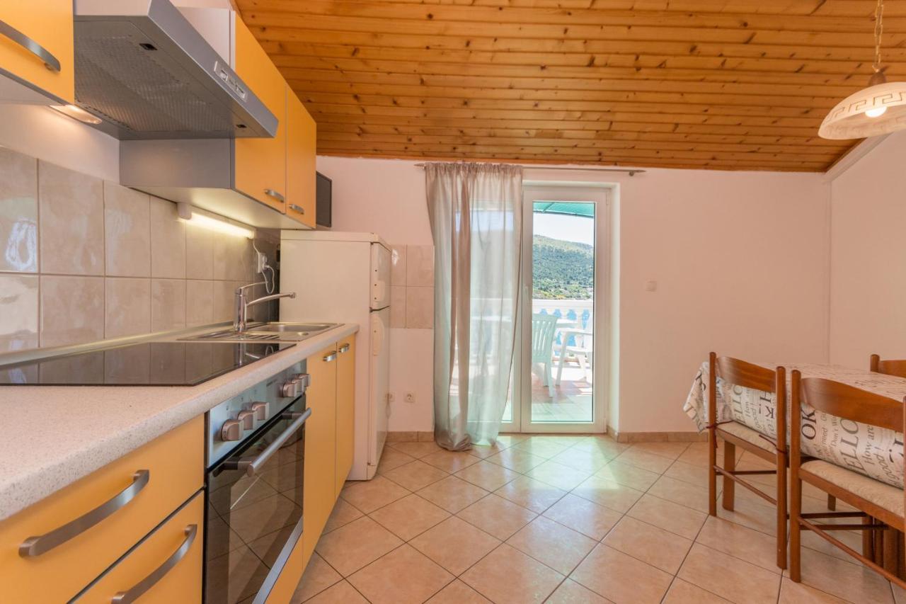 Apartmani Bonaca - 10M To The Sea Grebaštica Extérieur photo