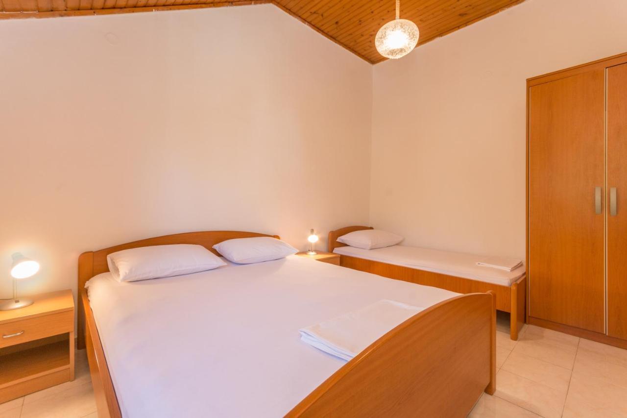 Apartmani Bonaca - 10M To The Sea Grebaštica Extérieur photo